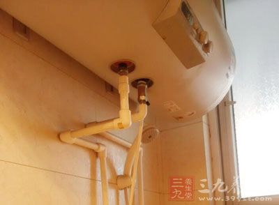 人们具备了随时洗澡的条件 人们具备了随时洗澡的条件